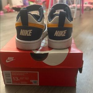 Nike Kids Sneakers - Navy and Yellow